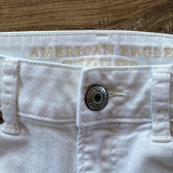 American Eagle Distressed White Hi Rise Shortie Denim Shorts Size 4 - Picture 4 of 8
